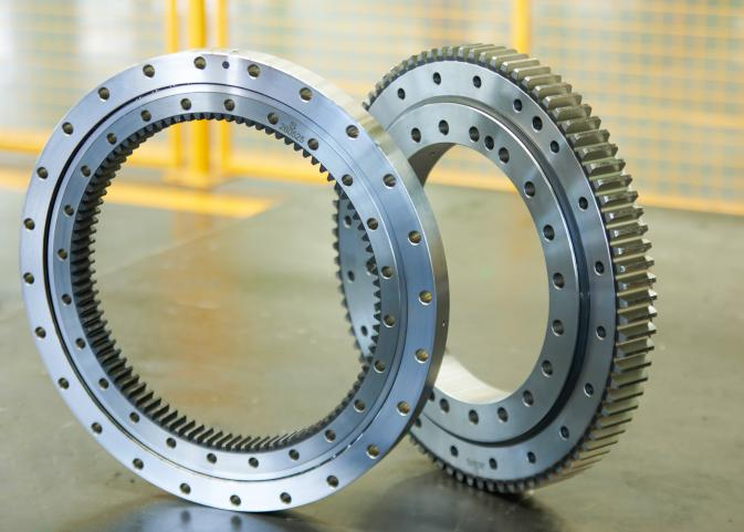 How to choose internal gear slewing bearing and external gear slewing bearing